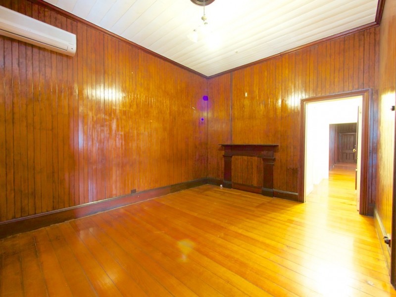16 Arthur St, Woodend QLD 4305