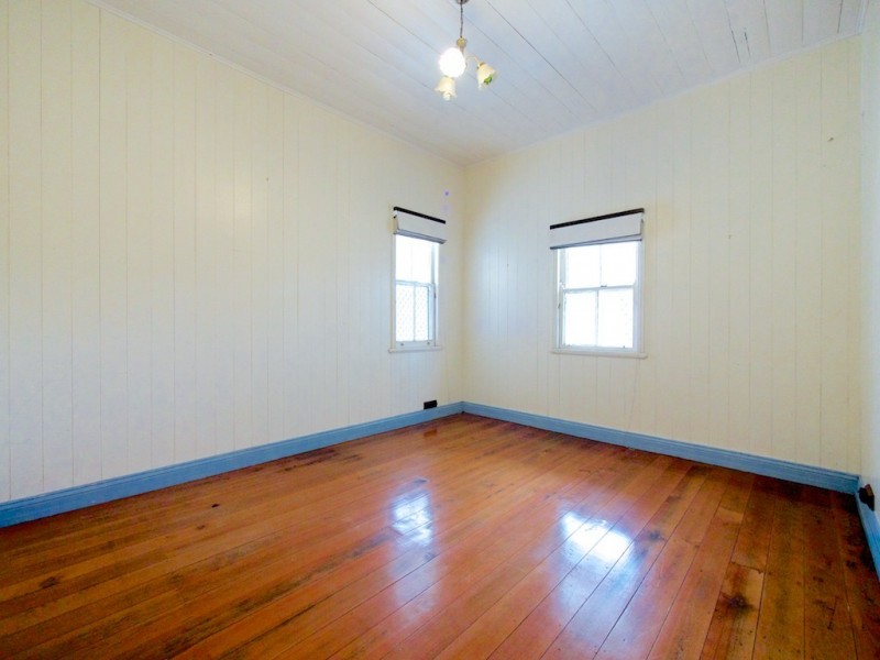 16 Arthur St, Woodend QLD 4305