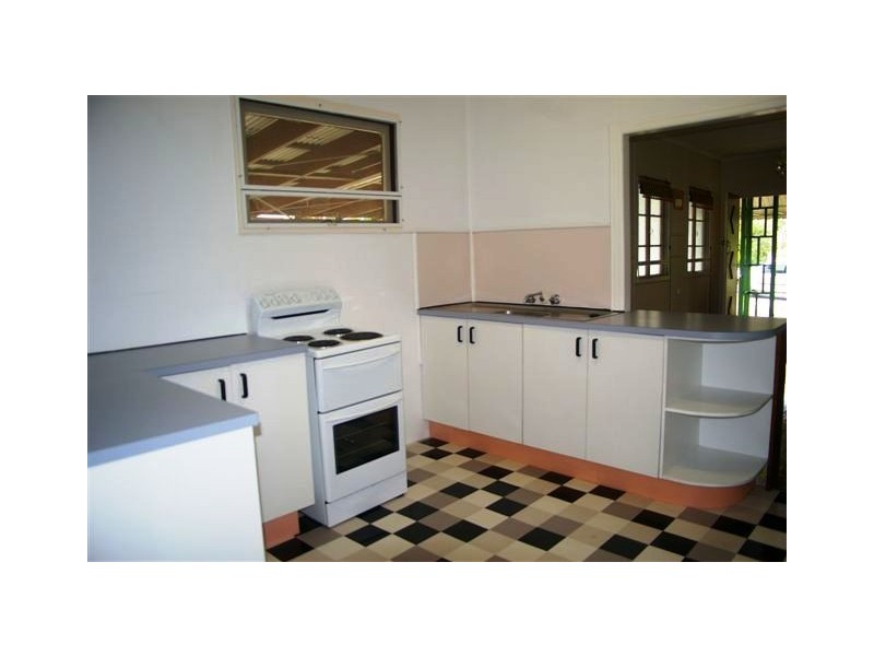 16a Hayes St, Brassall QLD 4305