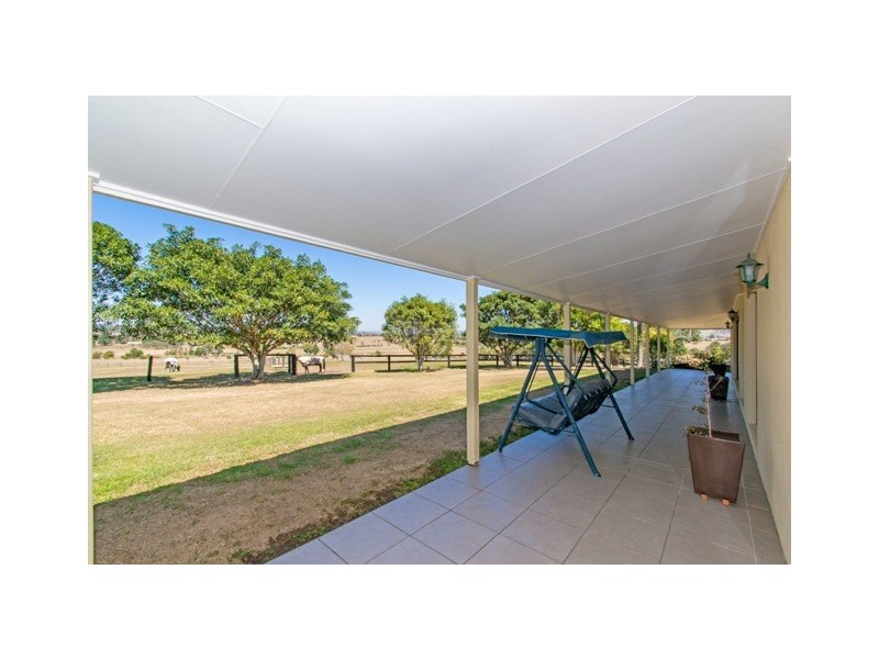 385 Fernvale Rd, Fairney View QLD 4306
