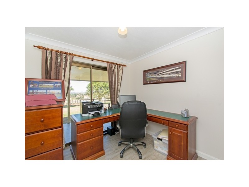 385 Fernvale Rd, Fairney View QLD 4306