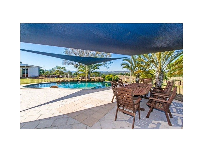 385 Fernvale Rd, Fairney View QLD 4306