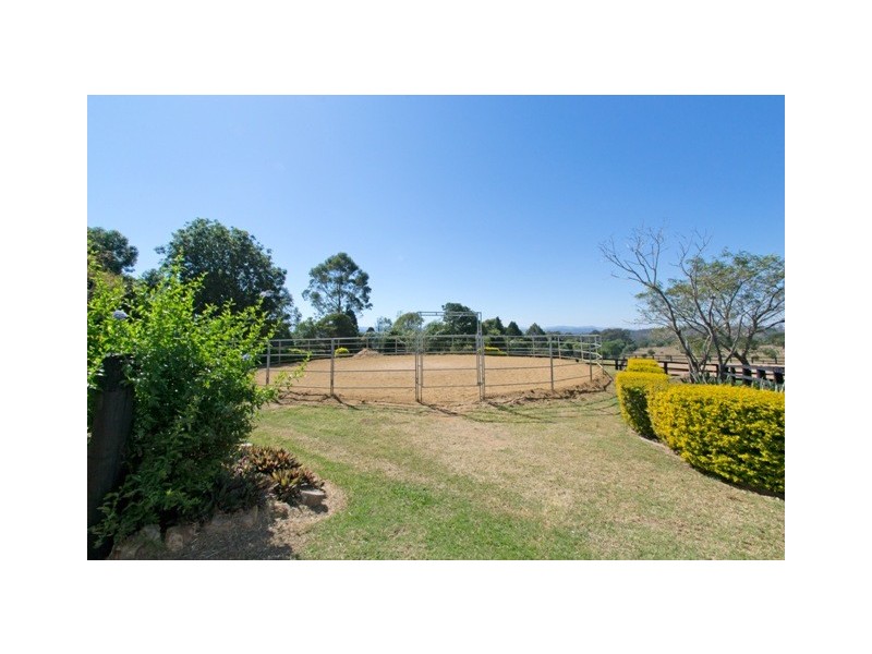385 Fernvale Rd, Fairney View QLD 4306