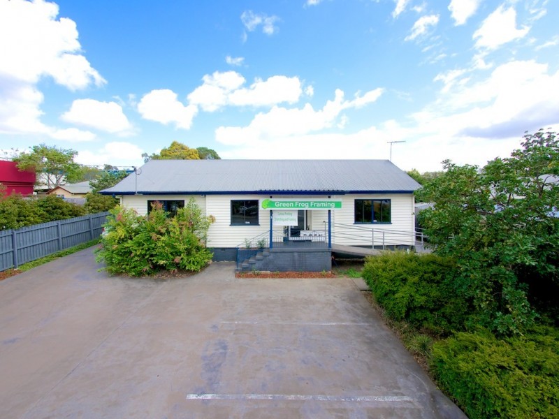 3 Hamilton St, Booval QLD 4304