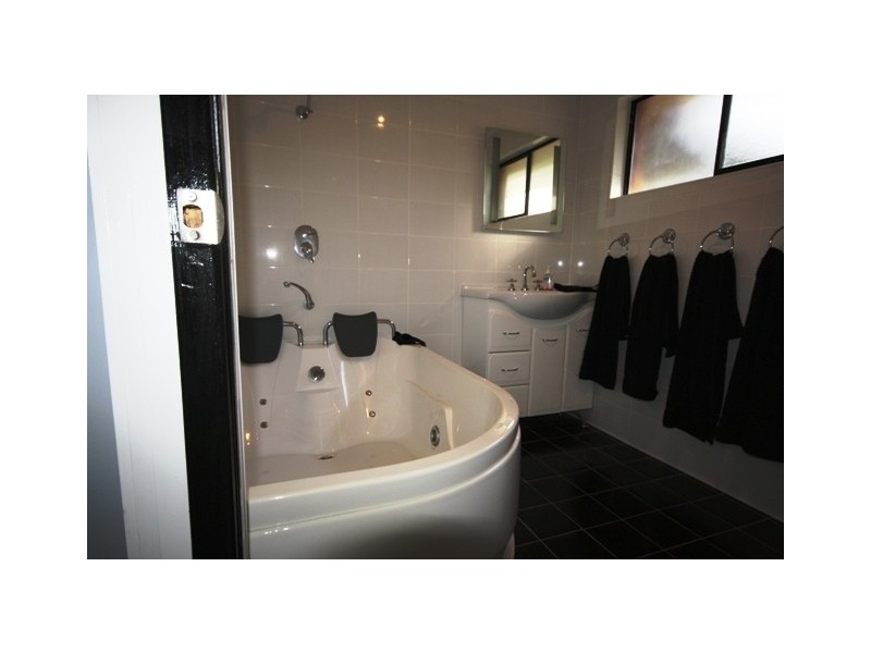 84 Taree Rd, Vernor QLD 4306