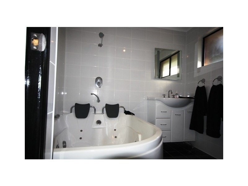 84 Taree Rd, Vernor QLD 4306