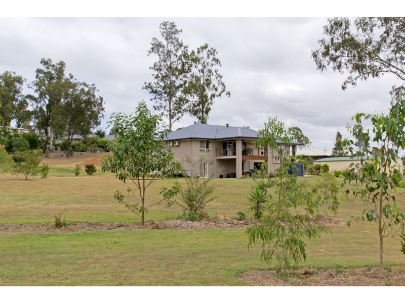 3 Janet Cl, Fernvale QLD 4306