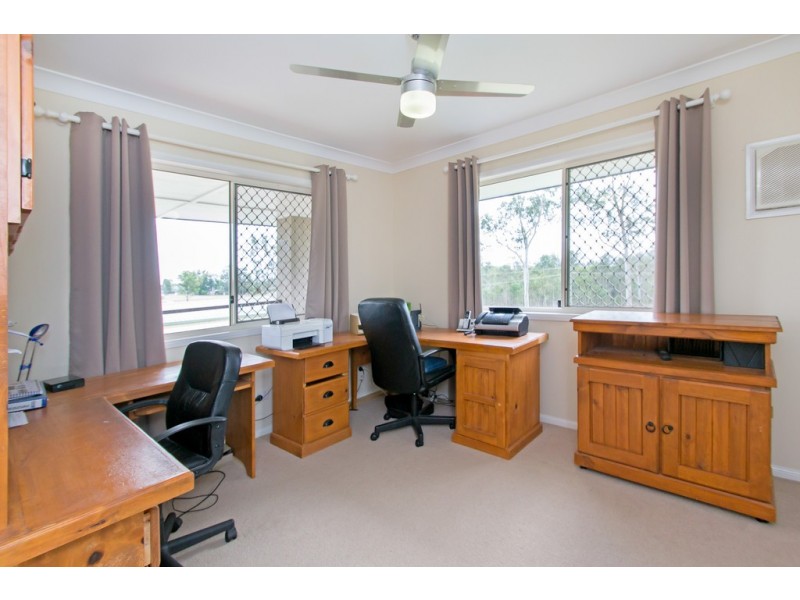 3 Janet Cl, Fernvale QLD 4306