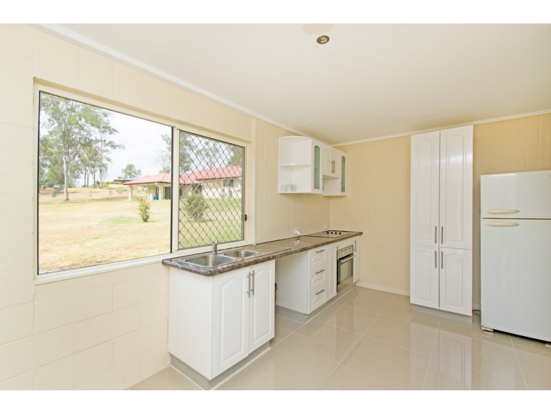 3 Janet Cl, Fernvale QLD 4306