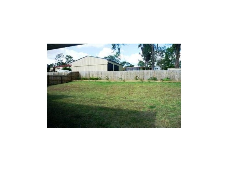 3 Nuala, Yamanto QLD 4305