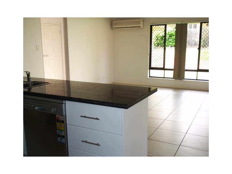 3 Nuala, Yamanto QLD 4305