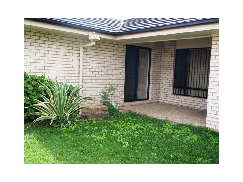 3 Nuala, Yamanto QLD 4305