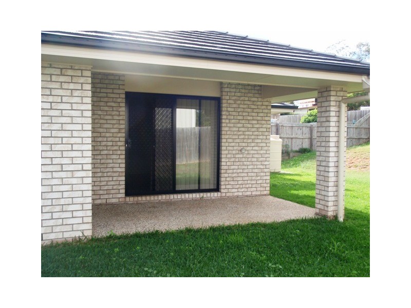 3 Nuala, Yamanto QLD 4305