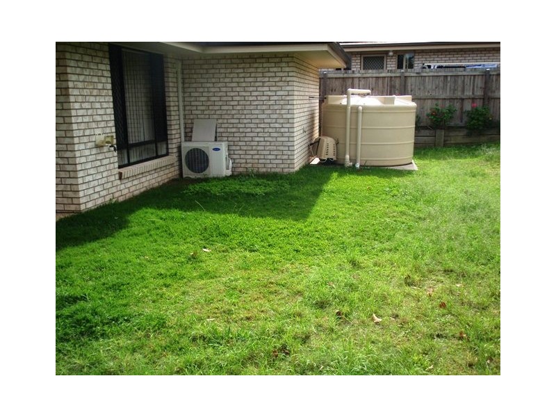 3 Nuala, Yamanto QLD 4305