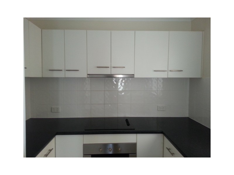216 Wildey St, Flinders View QLD 4305