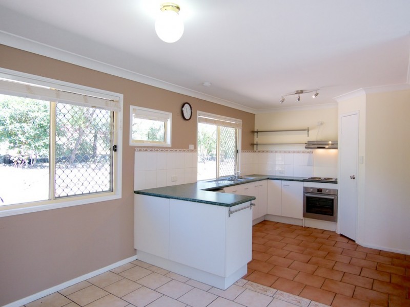 7 Crows Ash Crt, Lowood QLD 4311