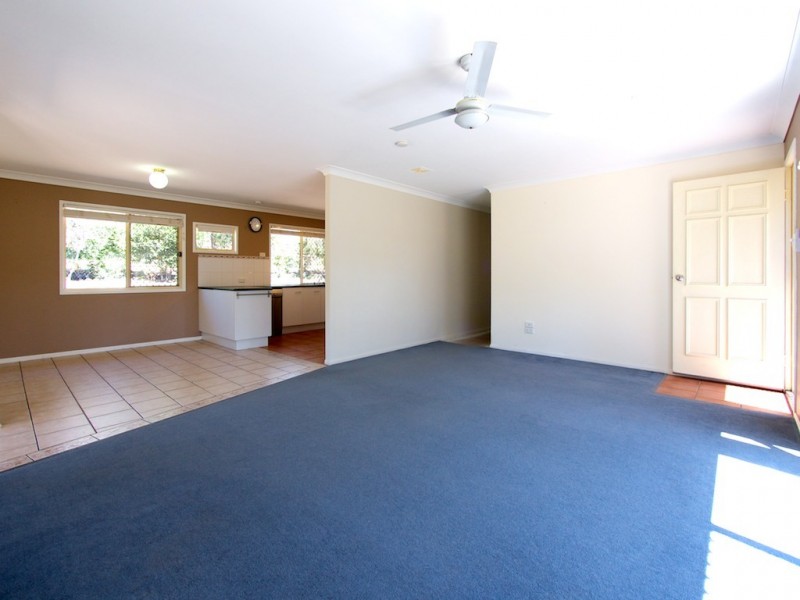 7 Crows Ash Crt, Lowood QLD 4311