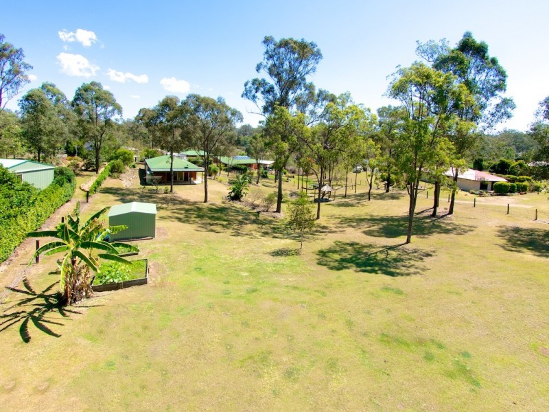 7 Crows Ash Crt, Lowood QLD 4311