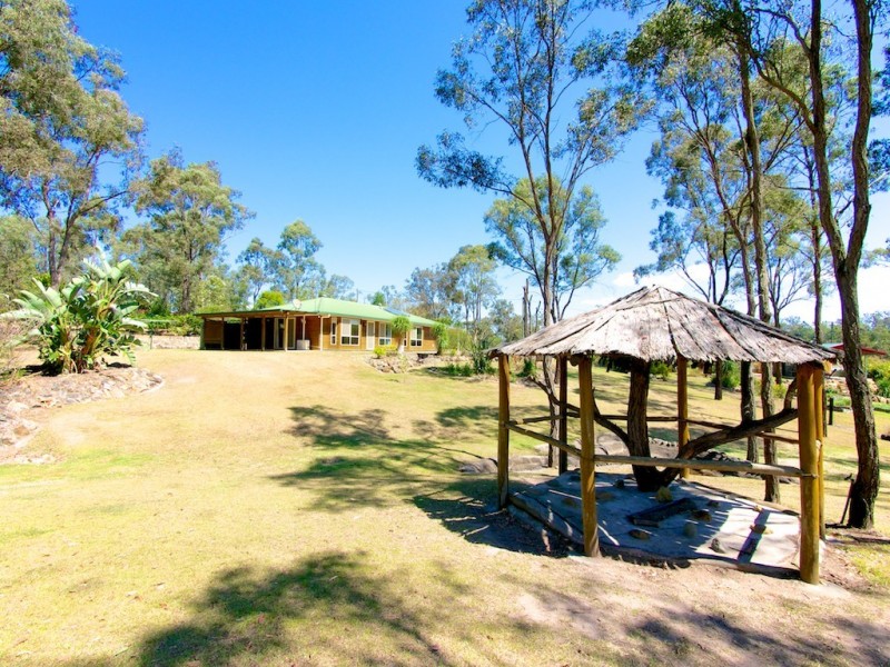 7 Crows Ash Crt, Lowood QLD 4311