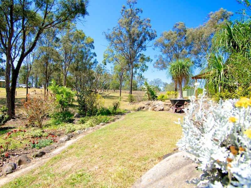 7 Crows Ash Crt, Lowood QLD 4311