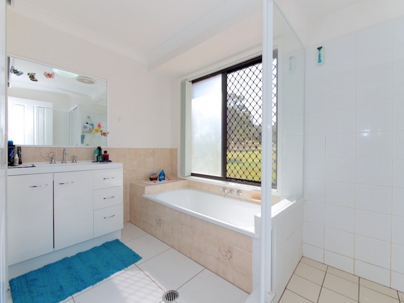 38 CARRALLUMA CRESCENT, Fernvale QLD 4306