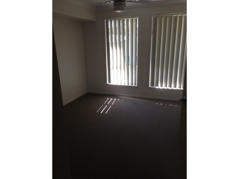 5 Hallvard Crescent, Augustine Heights QLD 4300