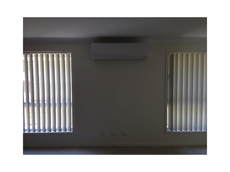 5 Hallvard Crescent, Augustine Heights QLD 4300