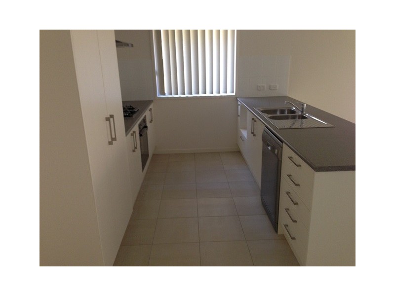 5 Hallvard Crescent, Augustine Heights QLD 4300