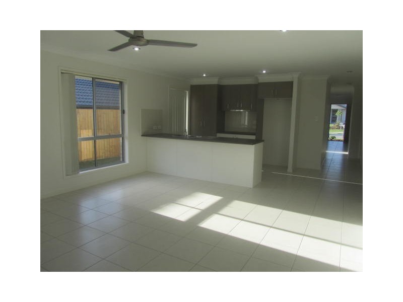 43 Valentine Crescent, Augustine Heights QLD 4300