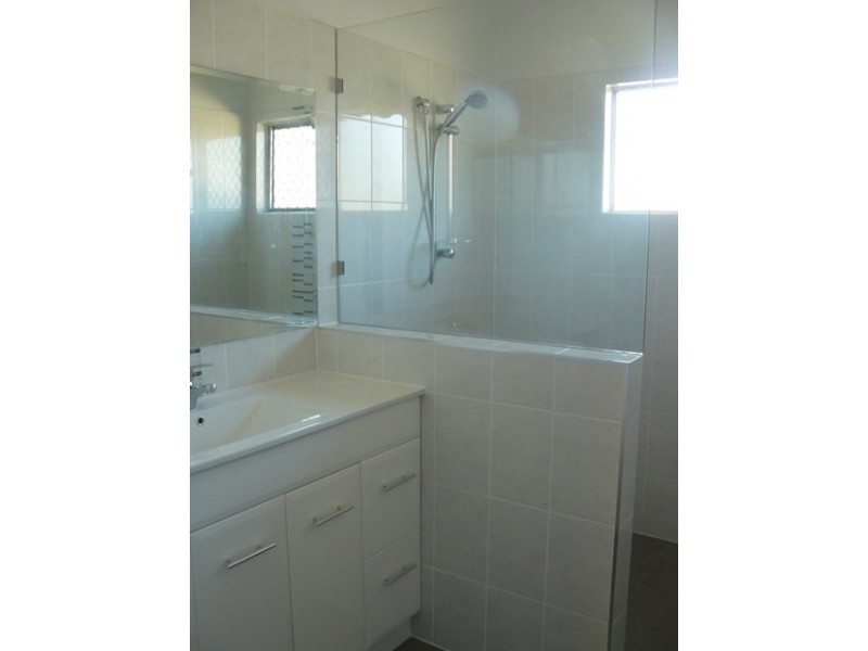 6 Miller Street, North Booval QLD 4304