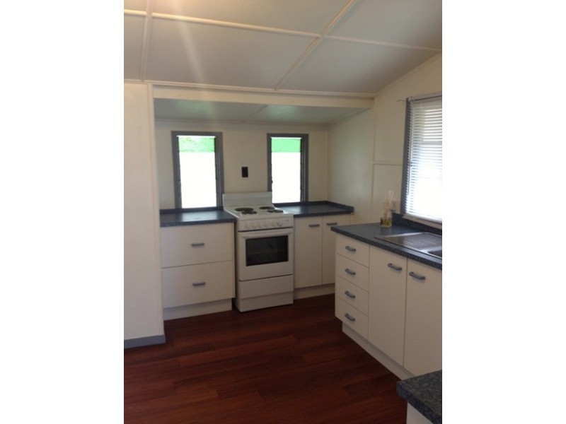 18 Yates St, Rosewood QLD 4340