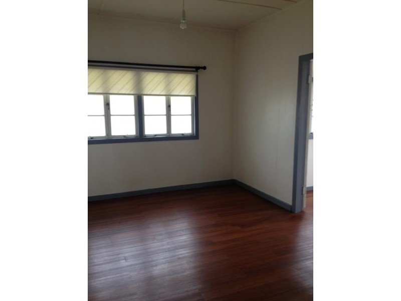 18 Yates St, Rosewood QLD 4340