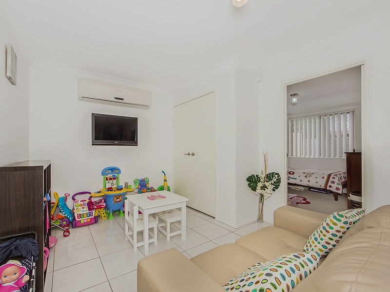 35 Sealy Street, Silkstone QLD 4304