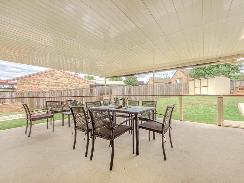 35 Sealy Street, Silkstone QLD 4304