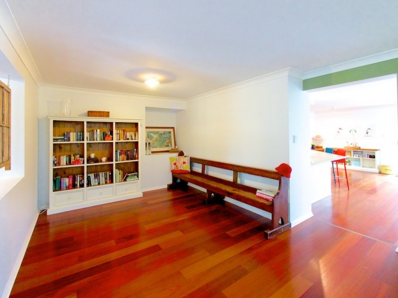275 George Holt Dr, Mount Crosby QLD 4306