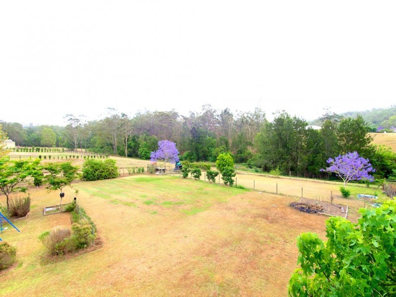 275 George Holt Dr, Mount Crosby QLD 4306