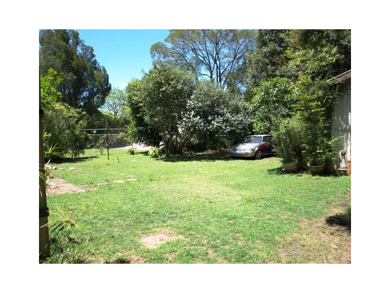 10 Siemons St, One Mile QLD 4305