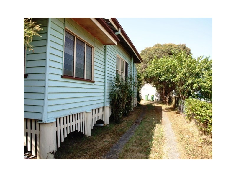 10 Siemons St, One Mile QLD 4305