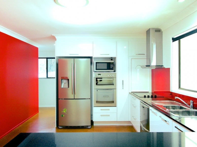 25 Henry St, Brassall QLD 4305