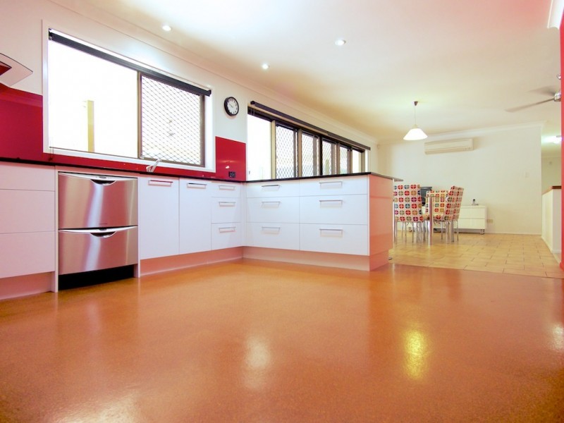 25 Henry St, Brassall QLD 4305