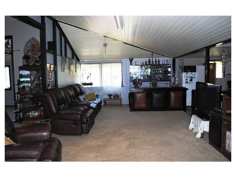 10 Smith St, North Ipswich QLD 4305