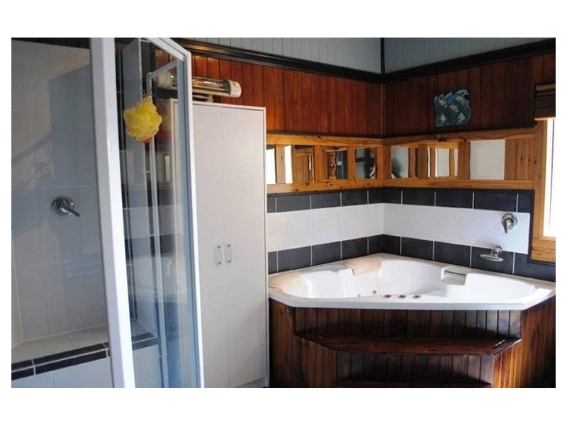 10 Smith St, North Ipswich QLD 4305