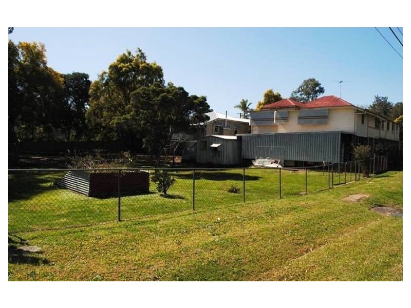 10 Smith St, North Ipswich QLD 4305