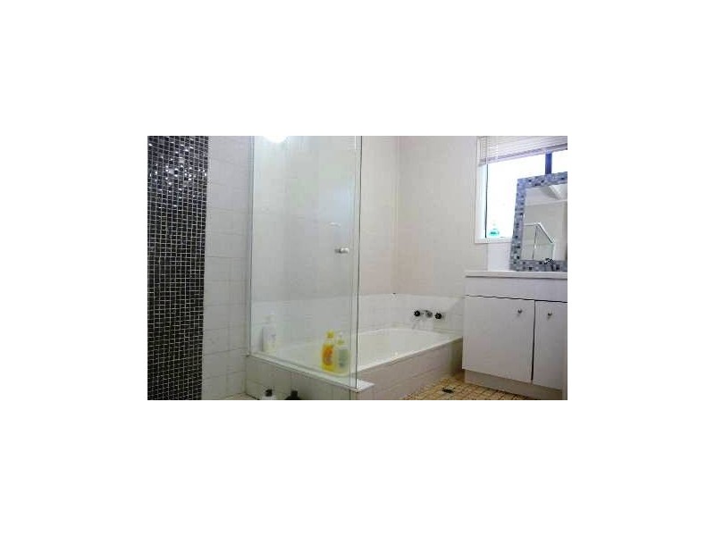 4 OHanlon, Woodend QLD 4305
