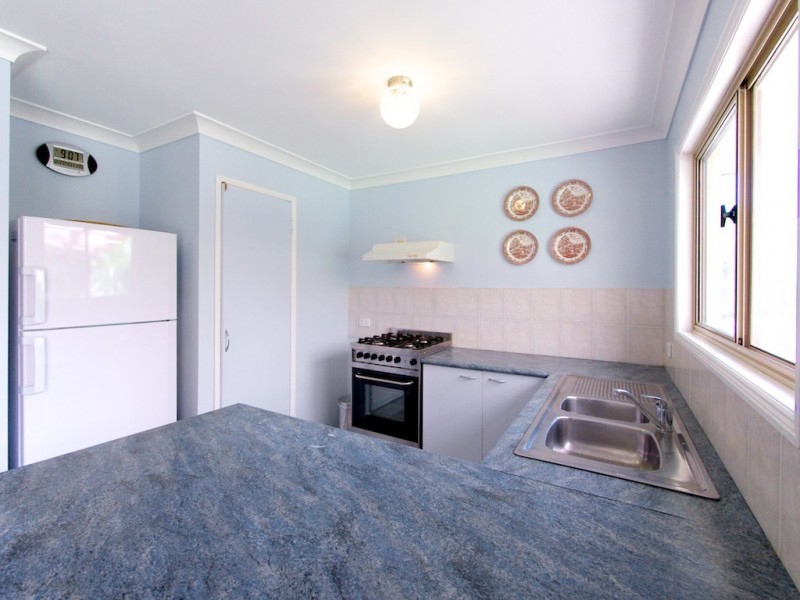 9 Eileen Crt, Kensington Grove QLD 4341