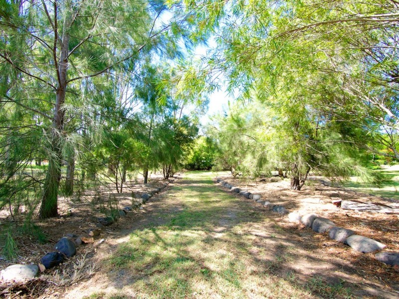 9 Eileen Crt, Kensington Grove QLD 4341