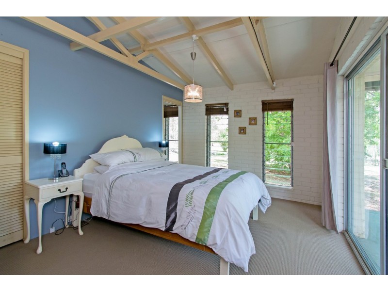 33 Shines Road, Wivenhoe Pocket QLD 4306