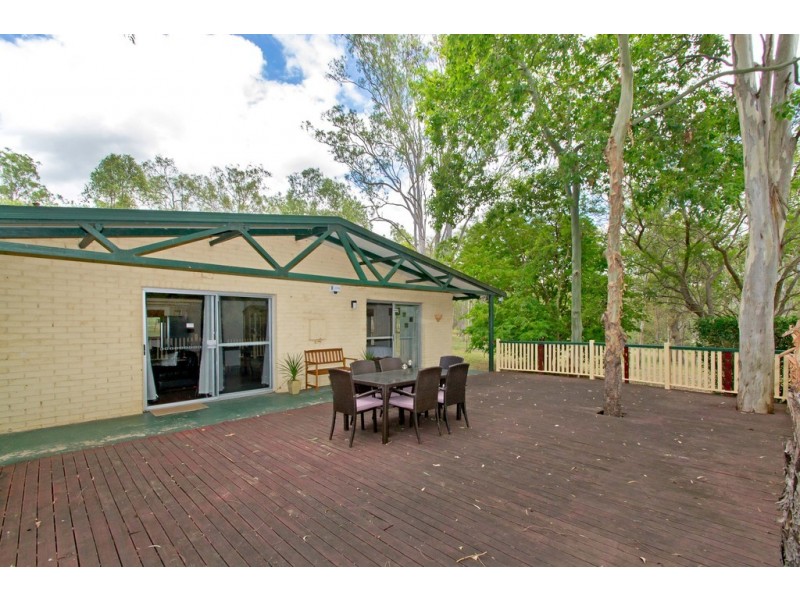 33 Shines Road, Wivenhoe Pocket QLD 4306