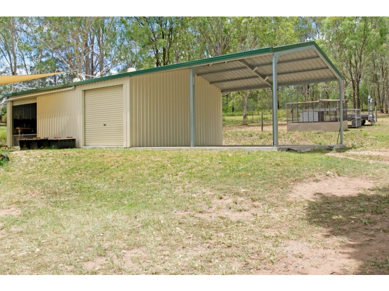 33 Shines Road, Wivenhoe Pocket QLD 4306