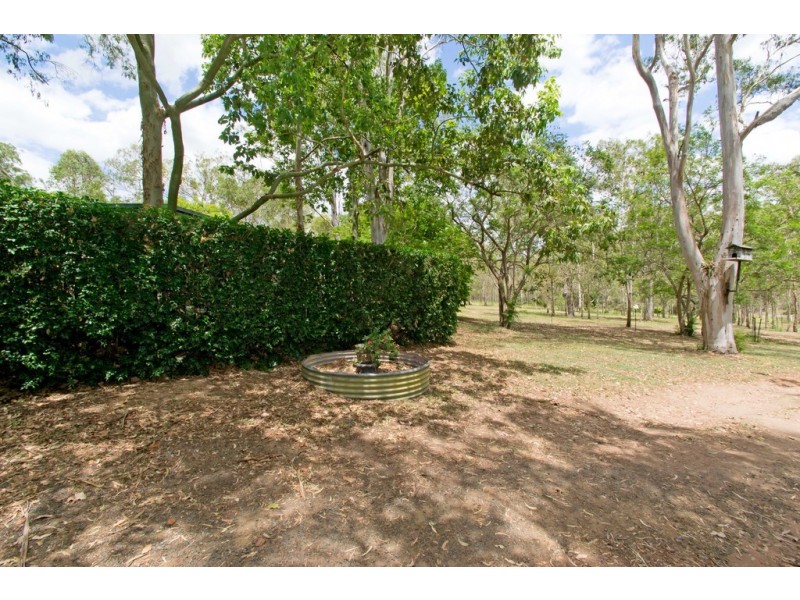 33 Shines Road, Wivenhoe Pocket QLD 4306